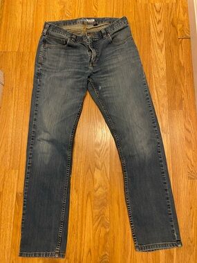 Mens Carnhartt relaxed fit denim jean size 33x32